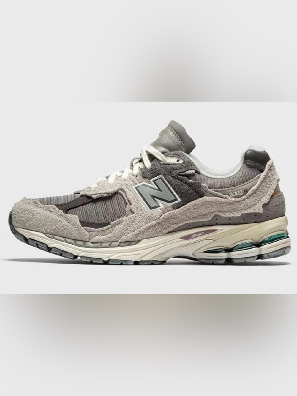 ✨ New Balance Unisex 2002R Protection Pack - Rain Cloud Men’s 6/Women's 7.5